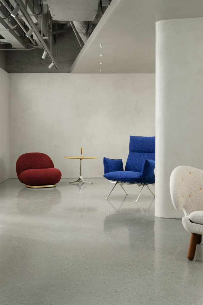 Cabana北京显示椅子和咖啡桌