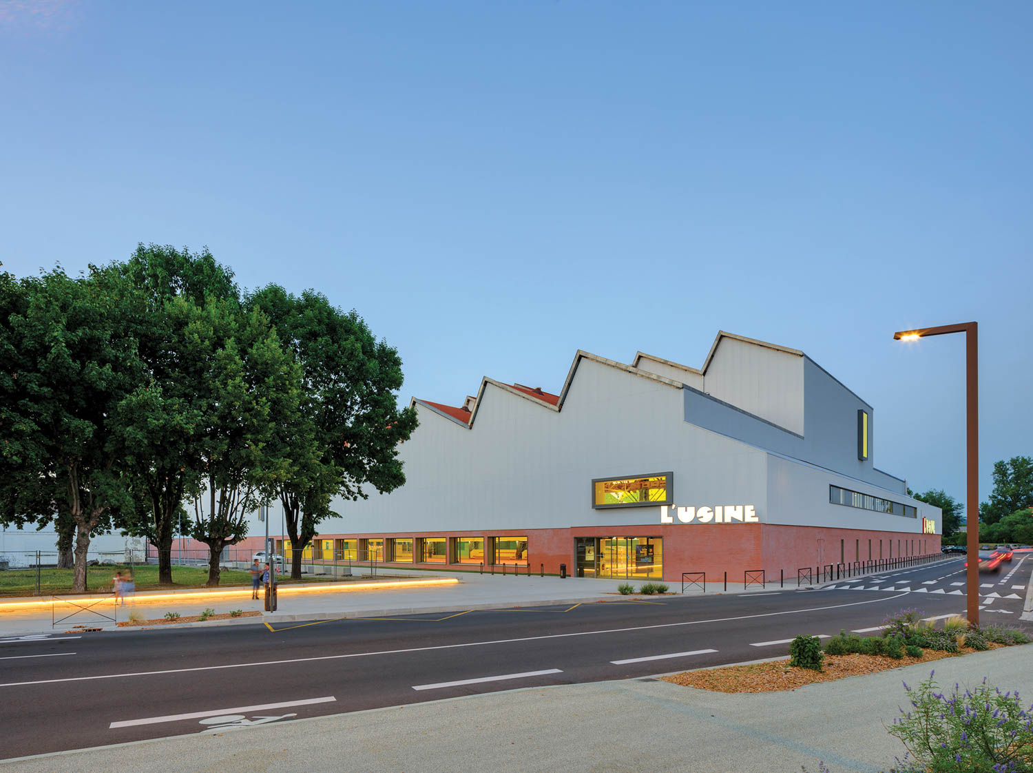 锯牙顶部法国体育中心