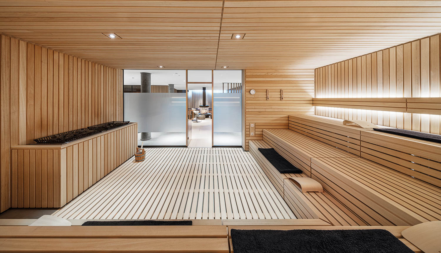 桑拿由obeche木制