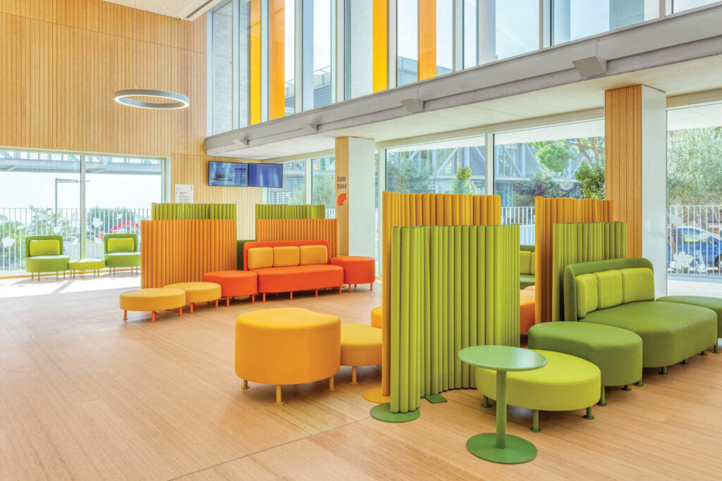 绿黄多模块大堂