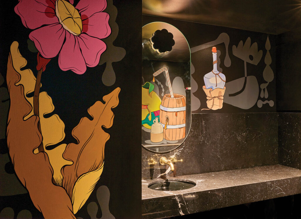 安德拉汉姆卫生间墙上有花纹壁画