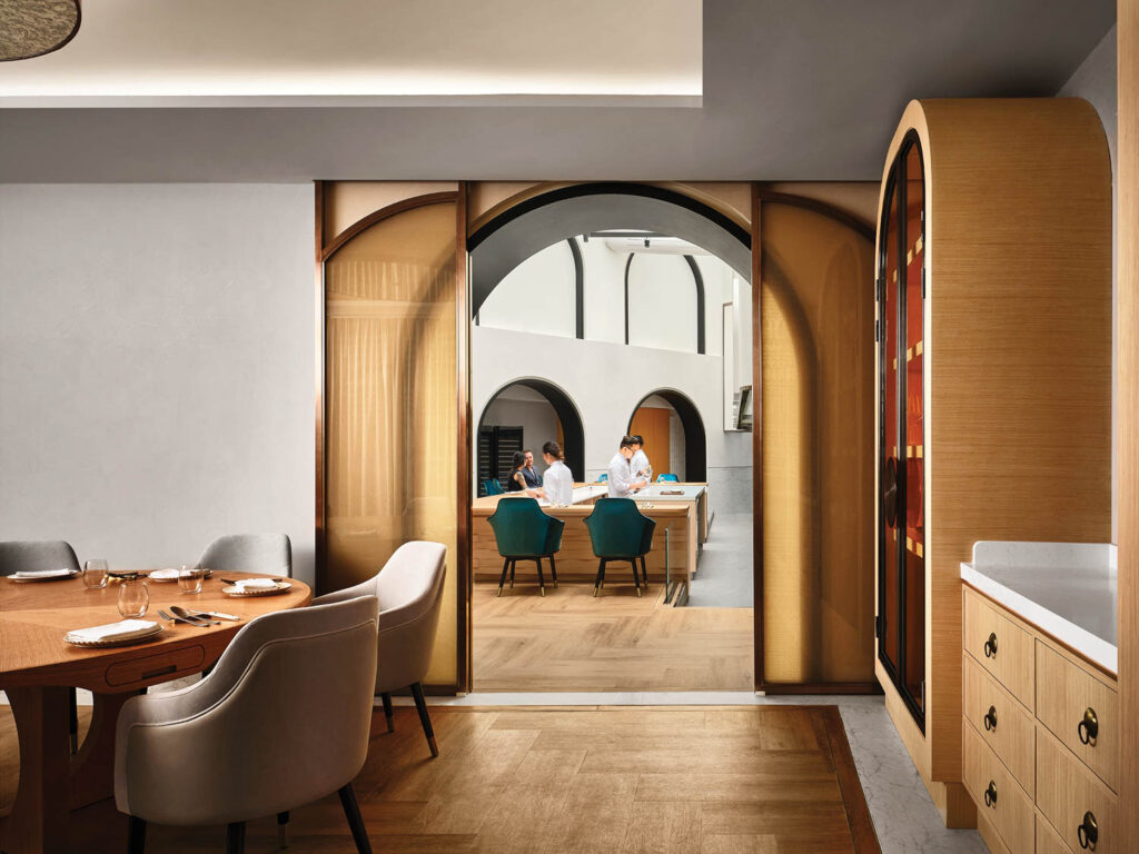 滑动门分离餐厅的两个餐厅