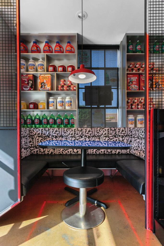 彩色装饰晚宴在休士顿Burger Bodega