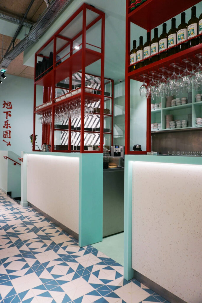 蓝白楼下悬置BaoExpress