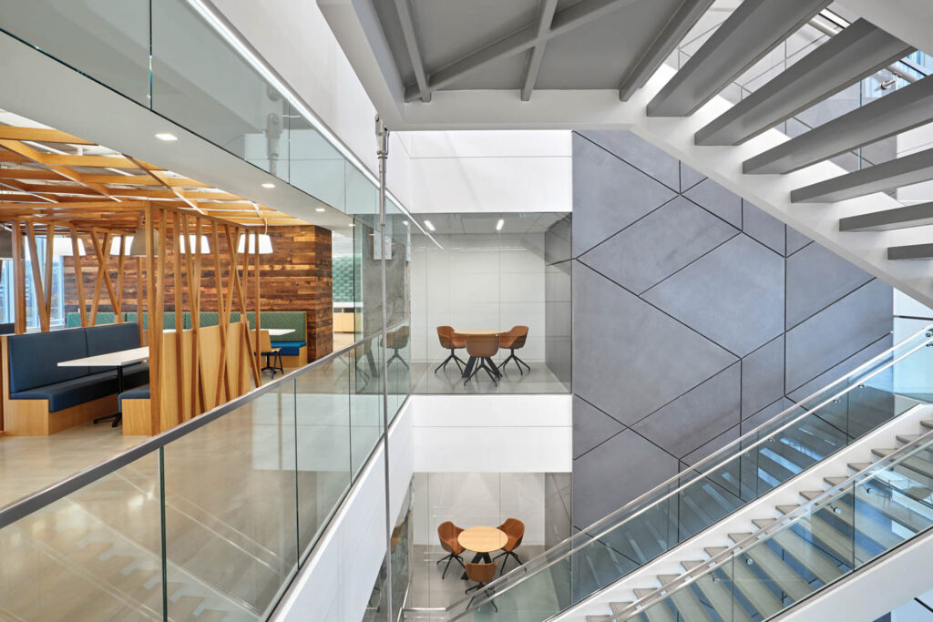 楼梯提供全Appian办公楼层次视图