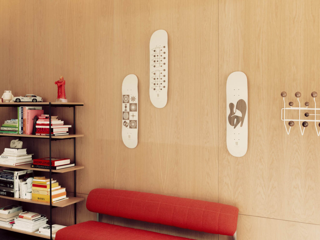 Eamesx环球滑板挂墙