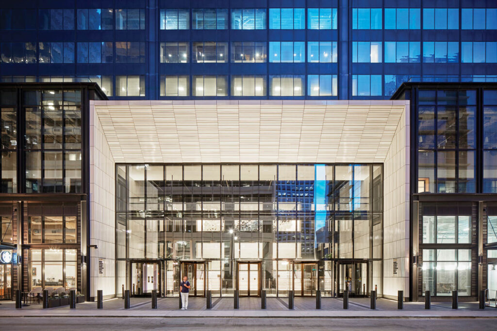 威利斯塔入口之一 嵌入白晶梯形瓦