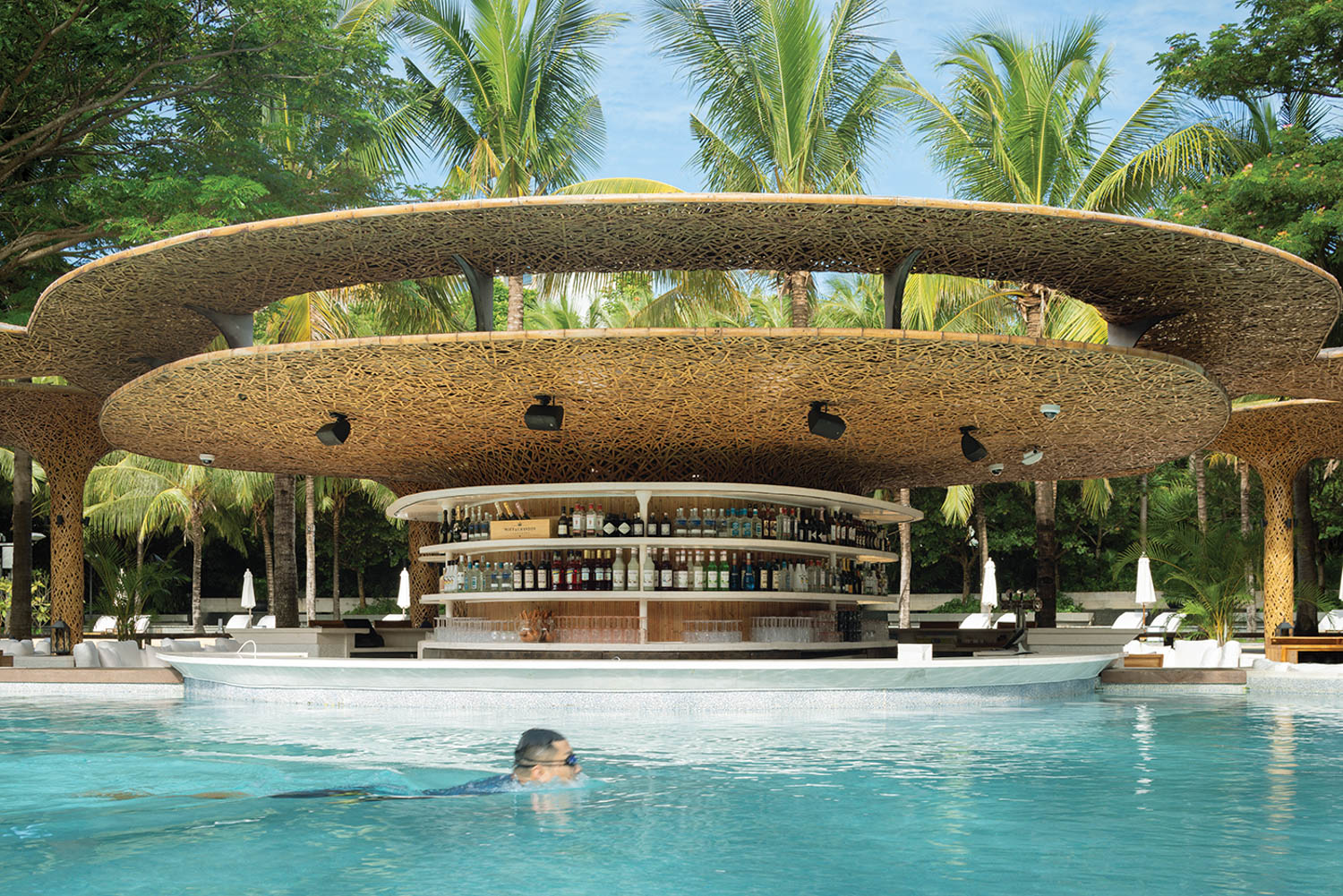 中国游泳池端休息室