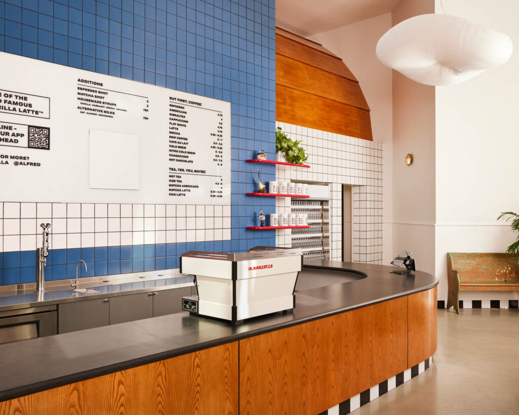 蓝牌后退计数器 Alfred Coffe Marina Del Rey