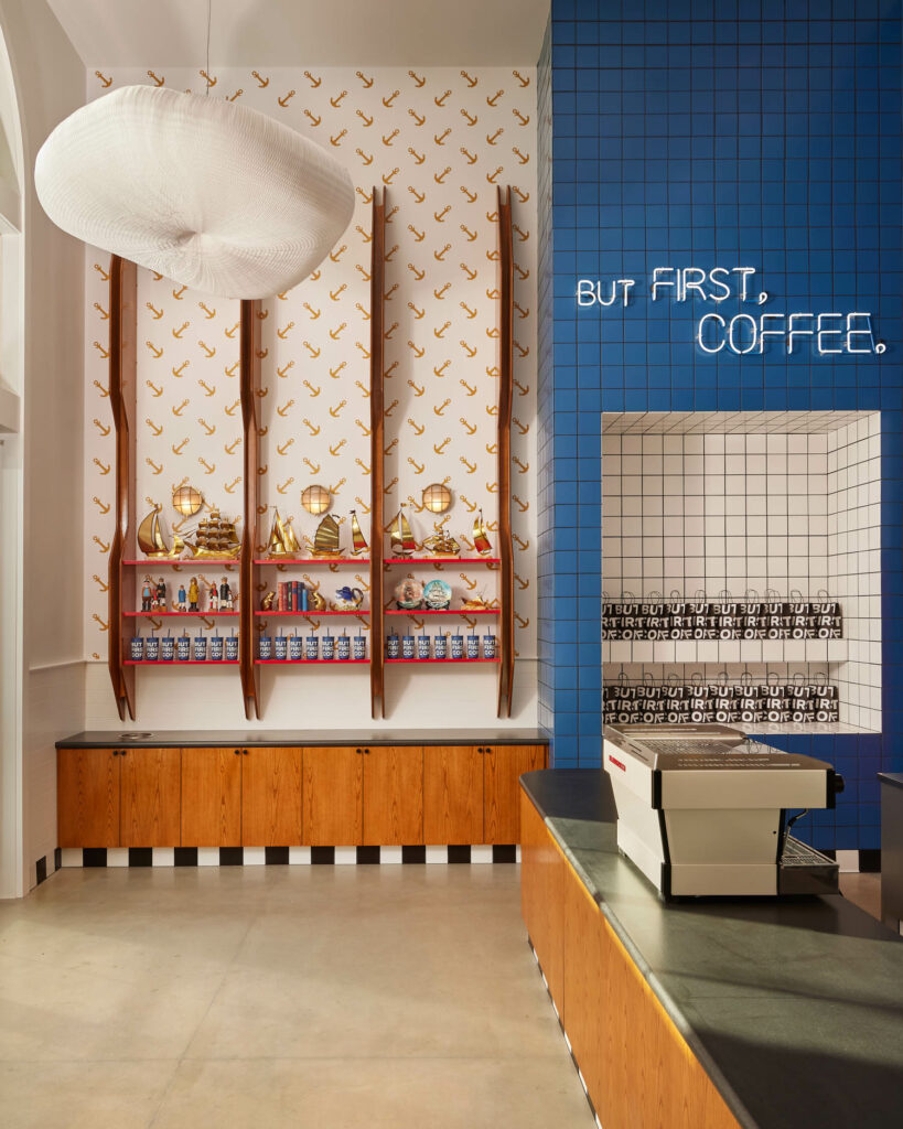 海滨咖啡店一堵咖啡墙