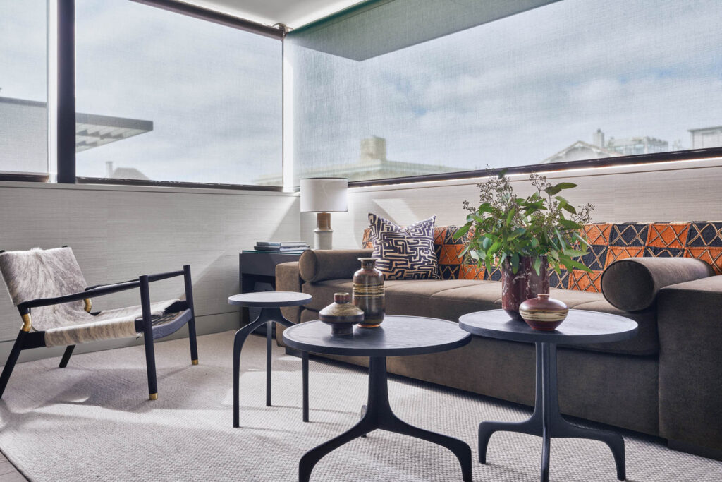 卧室二重办公, 并包括数小表和可转换沙发