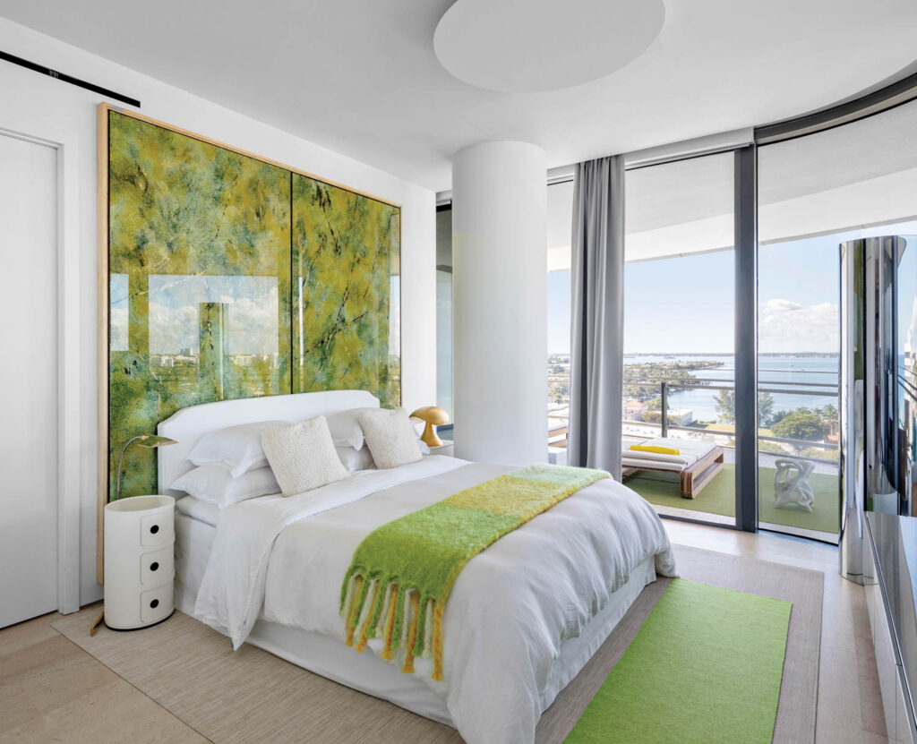 画玻璃板后可以看到头板