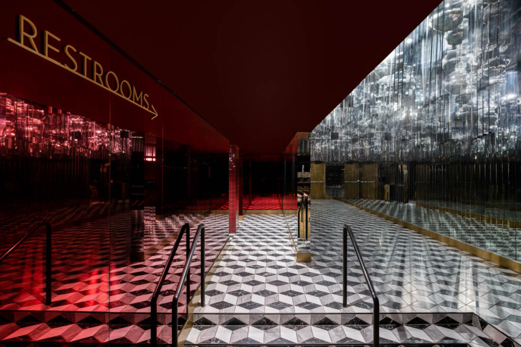 串联迪斯科球悬吊天花板