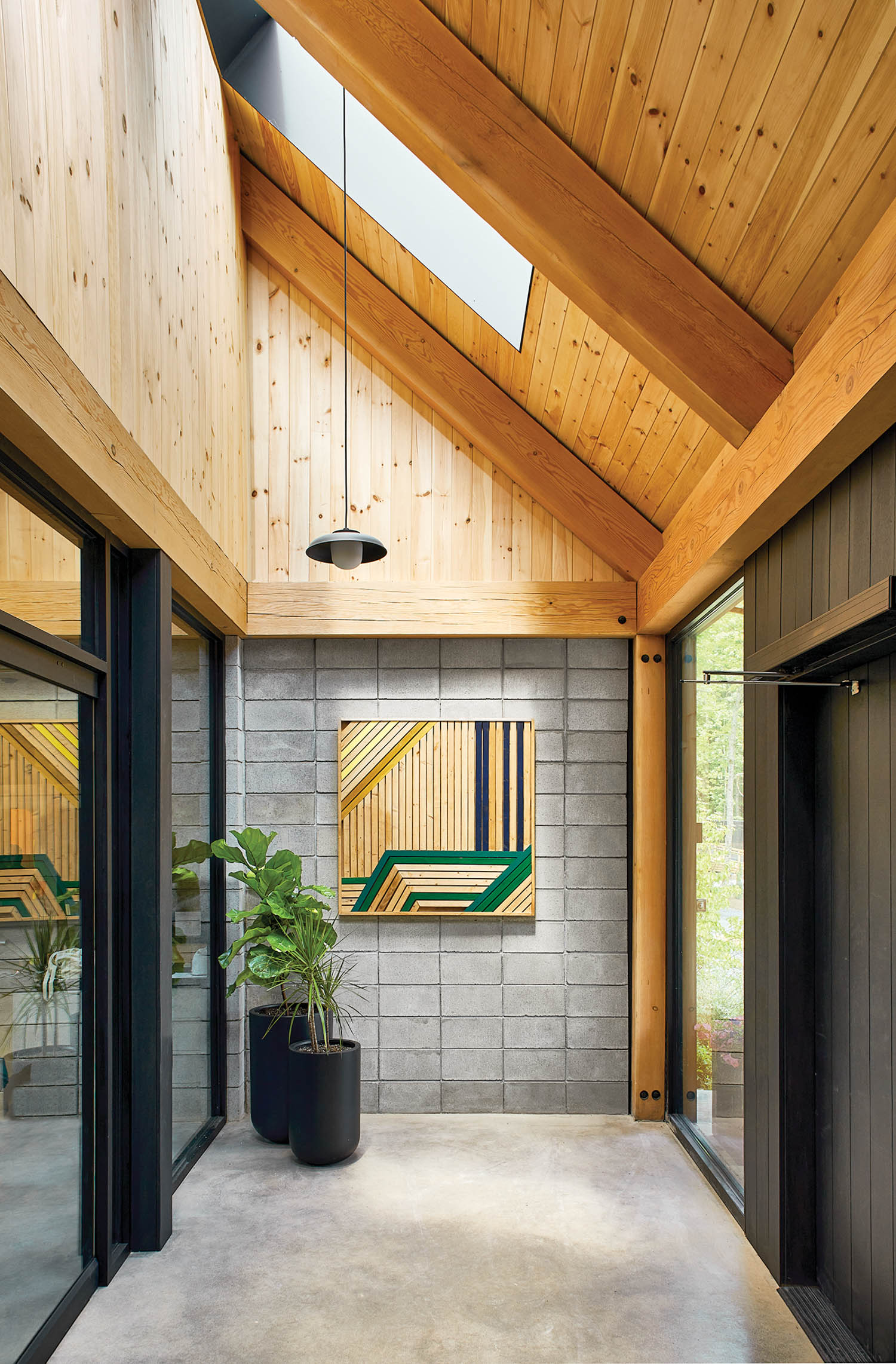 纽约AutoCamp俱乐部录入由Amanda Whitworth制作的木工