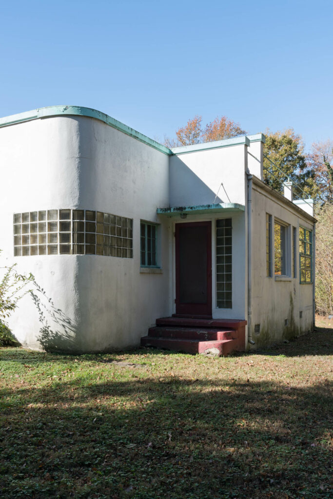 白结构由Amaza Lee Meredith设计