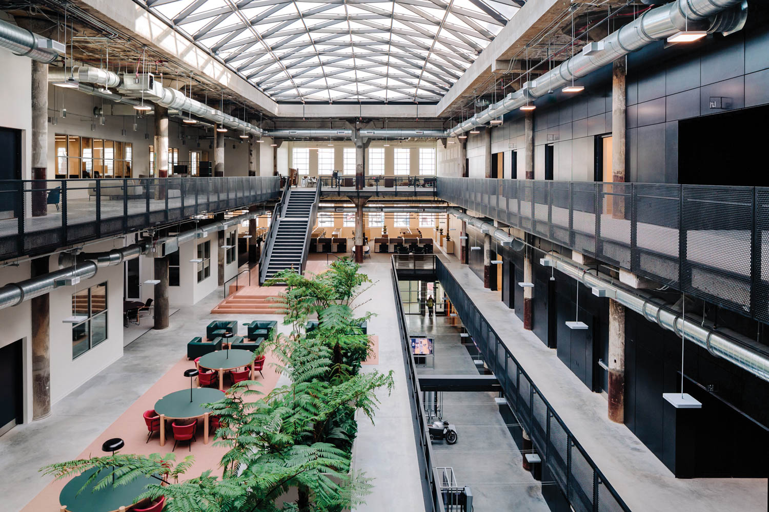 内创新中心由Civil使用 天窗天花板