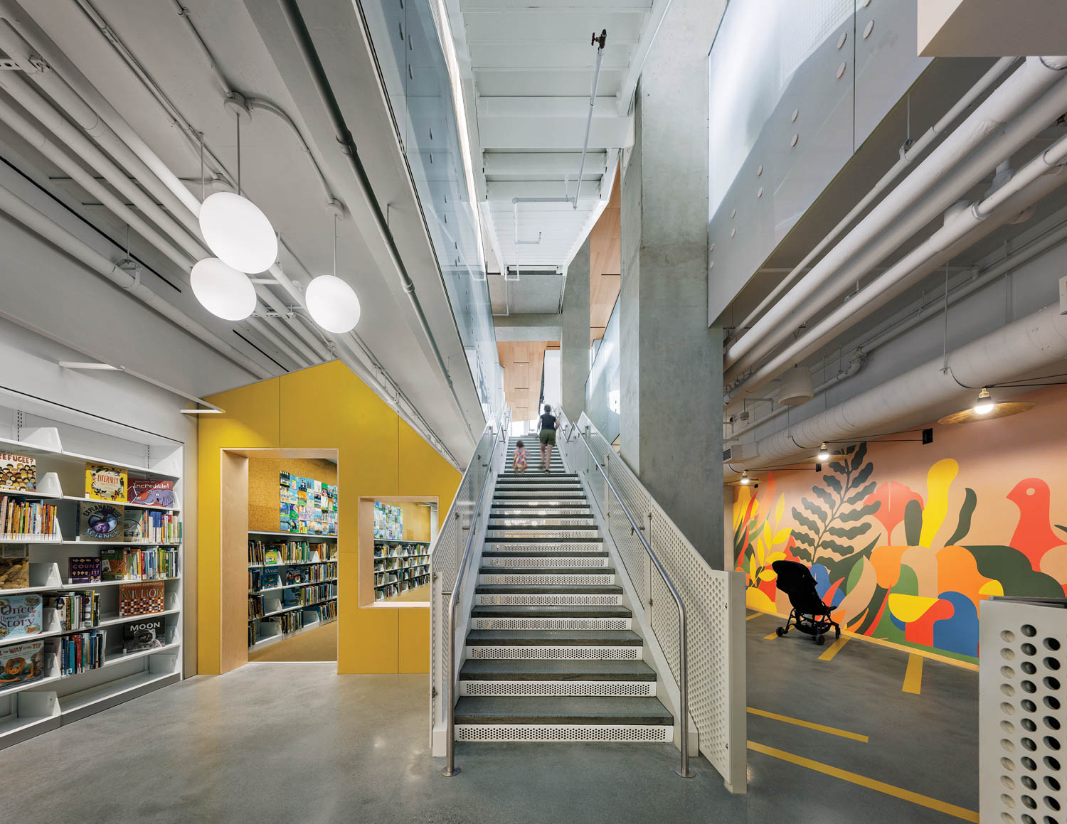 色彩多彩自然线布林克林高地库内墙