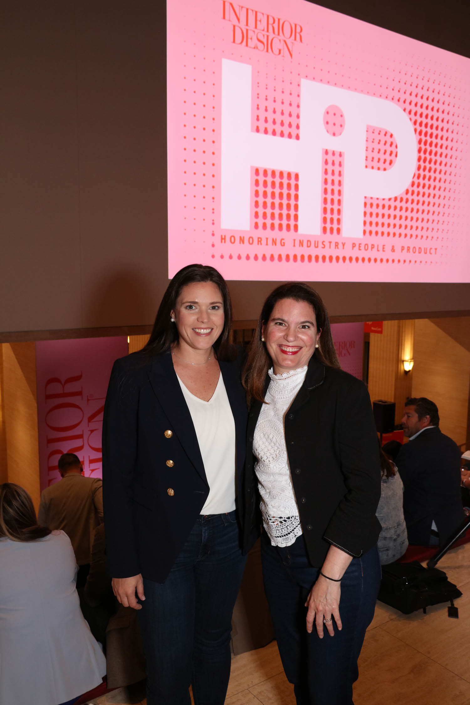 Lindsay Kissel和宝拉阿伦西比亚图库西