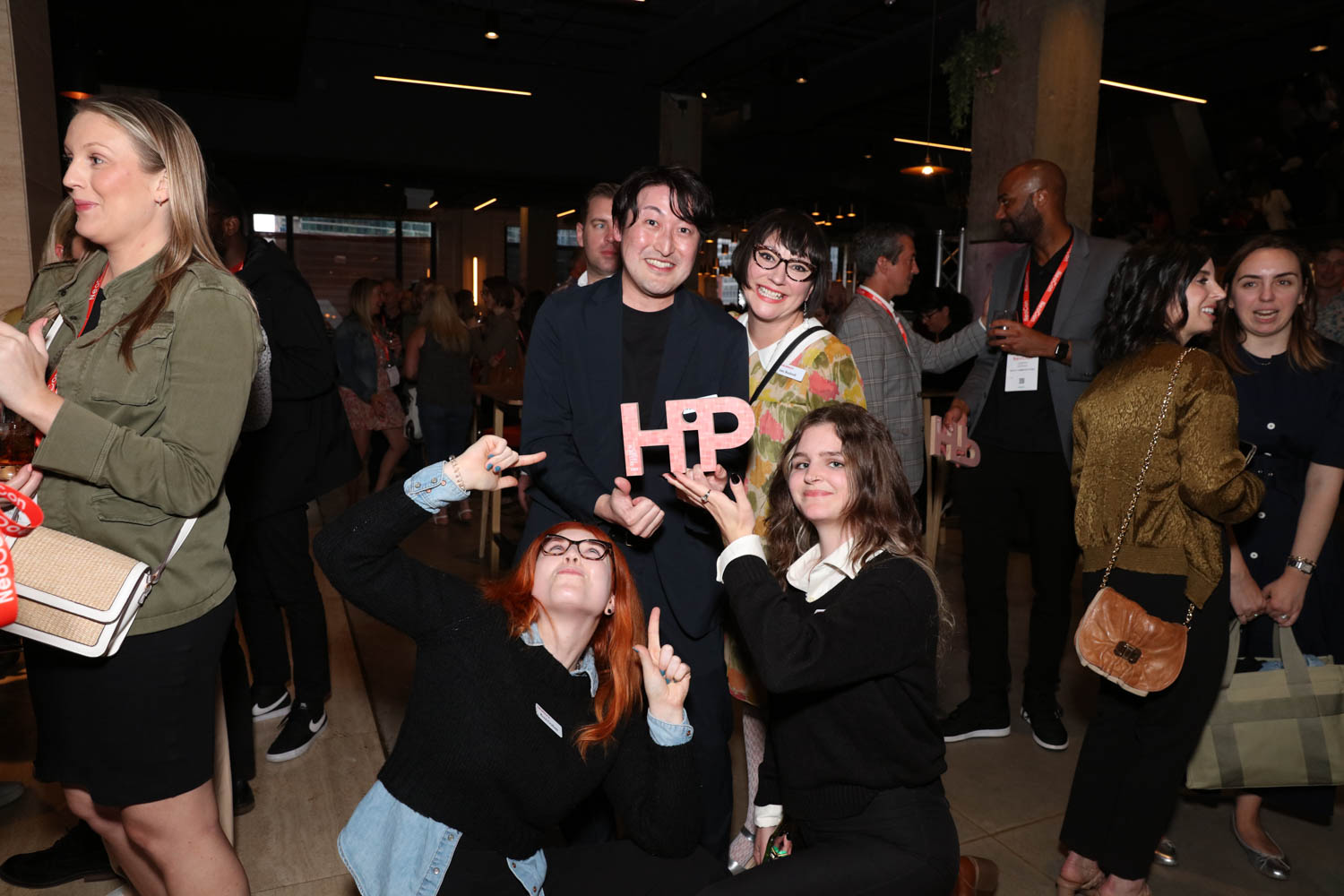 Okamura团队,工作场所优胜者:分页和长城系统LivesPost+Beam