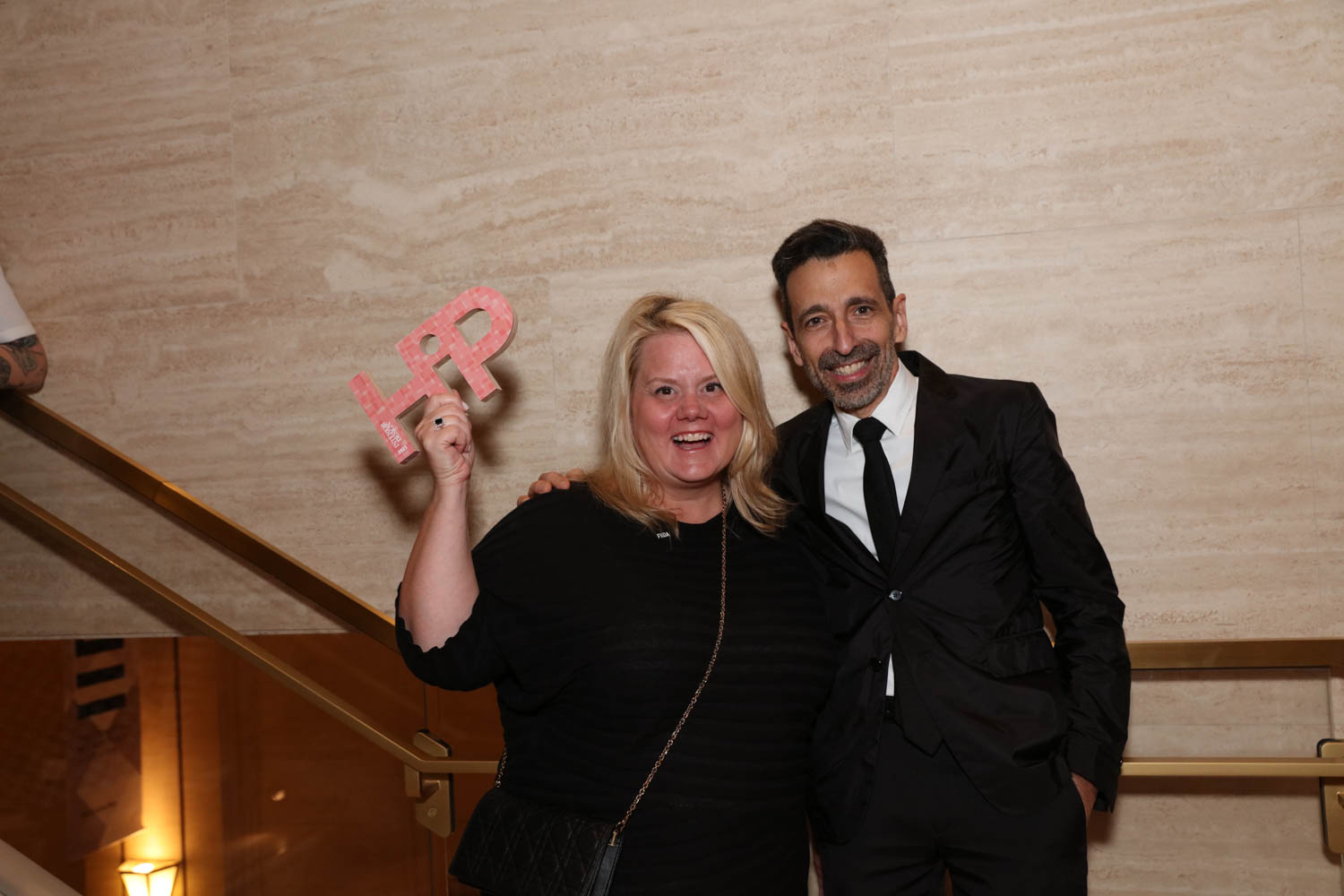 设计者获奖者HiP职场领导StefanieShunk和Carlos Martinez