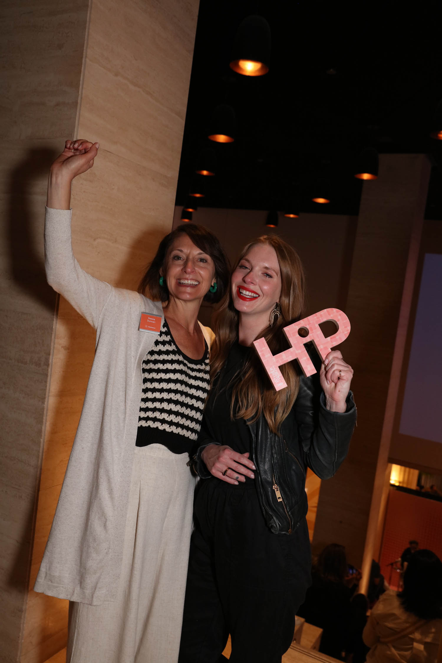 Ashley Olson和Reesie邓肯