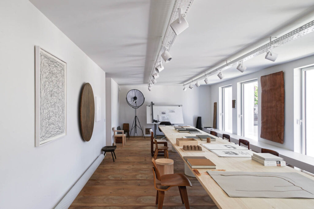 Vanrunxt家画廊内展出文艺