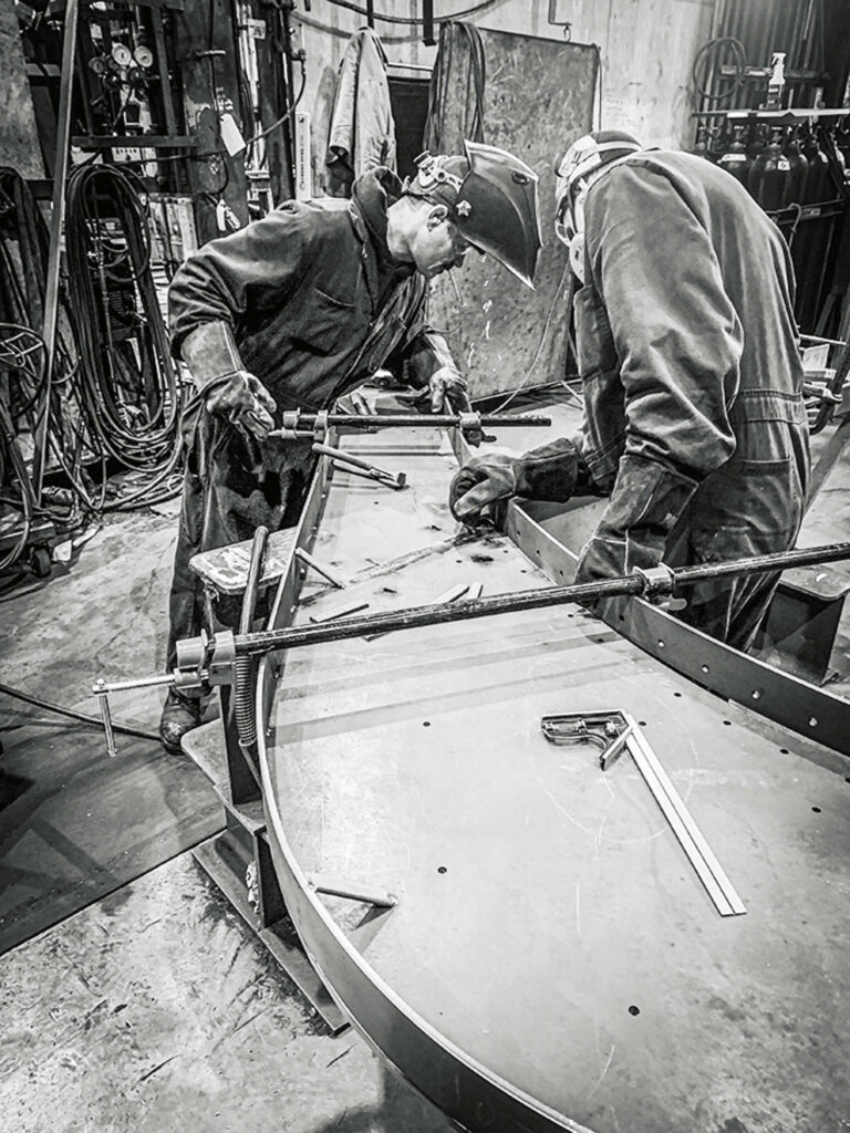 焊工加拿大公园安装