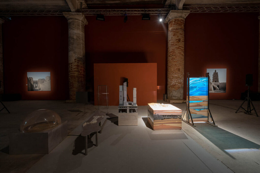 XholobeniYards,威尼斯比安那乐安装