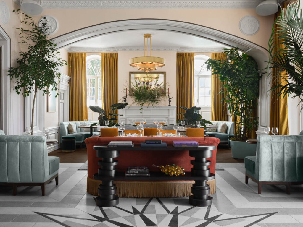 邻接Georgia酒店前端入口