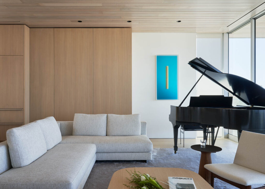 曼哈顿海滩房子客厅配大钢琴