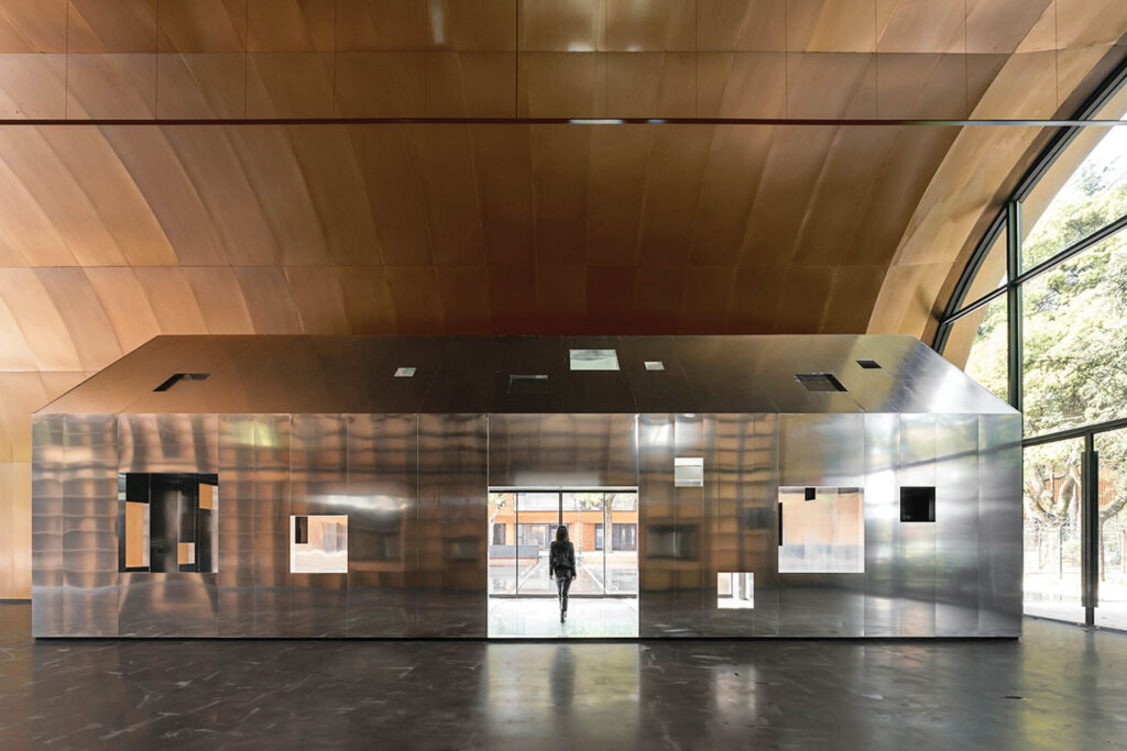 不锈钢棚小咖啡馆