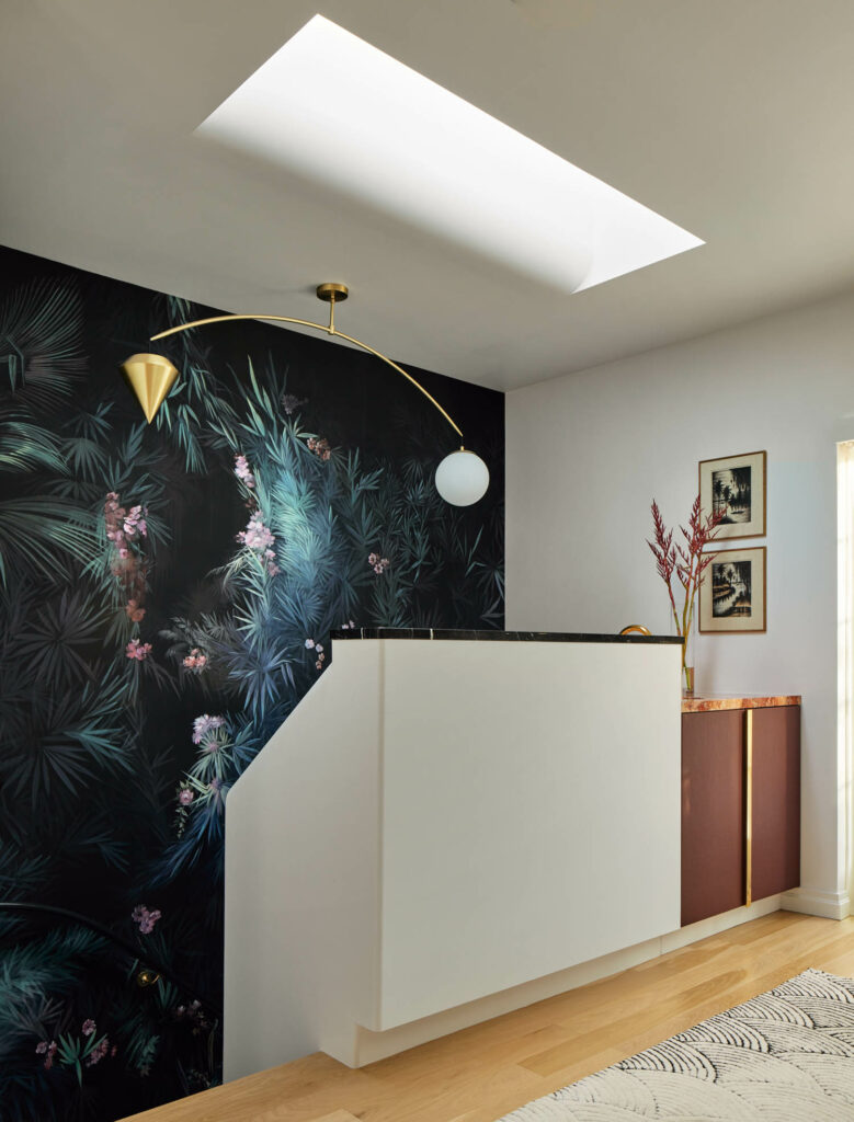 手画墙纸从登陆顶部对面