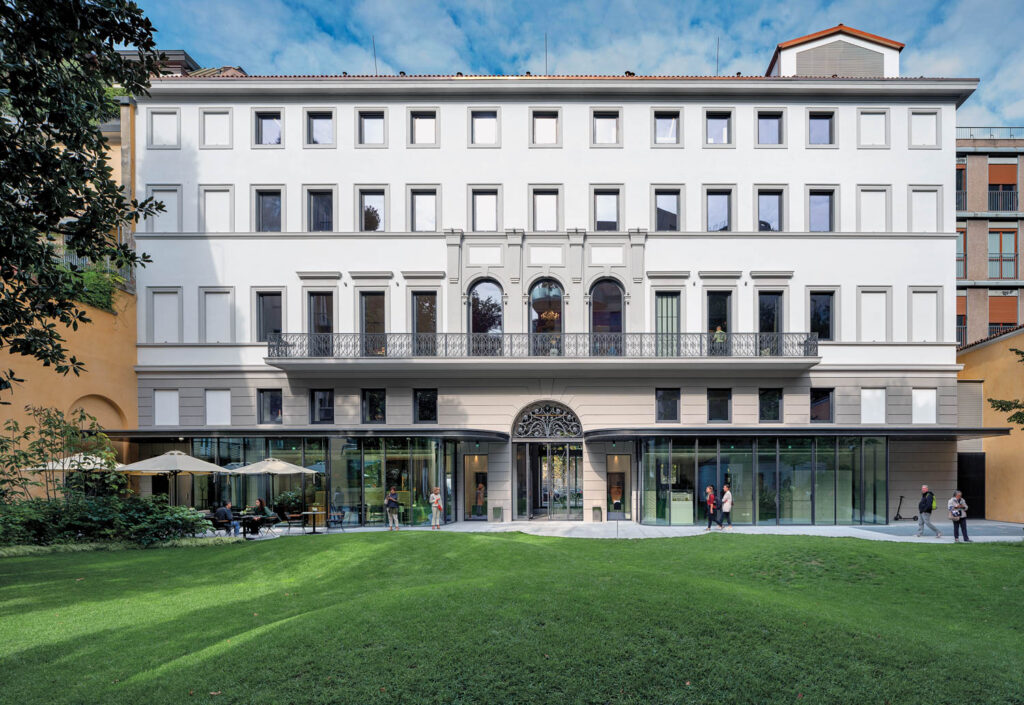 博物馆咖啡店从后台可见