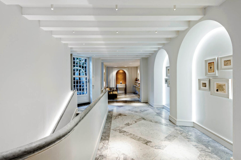 Duclos内部装饰横梁和拱门