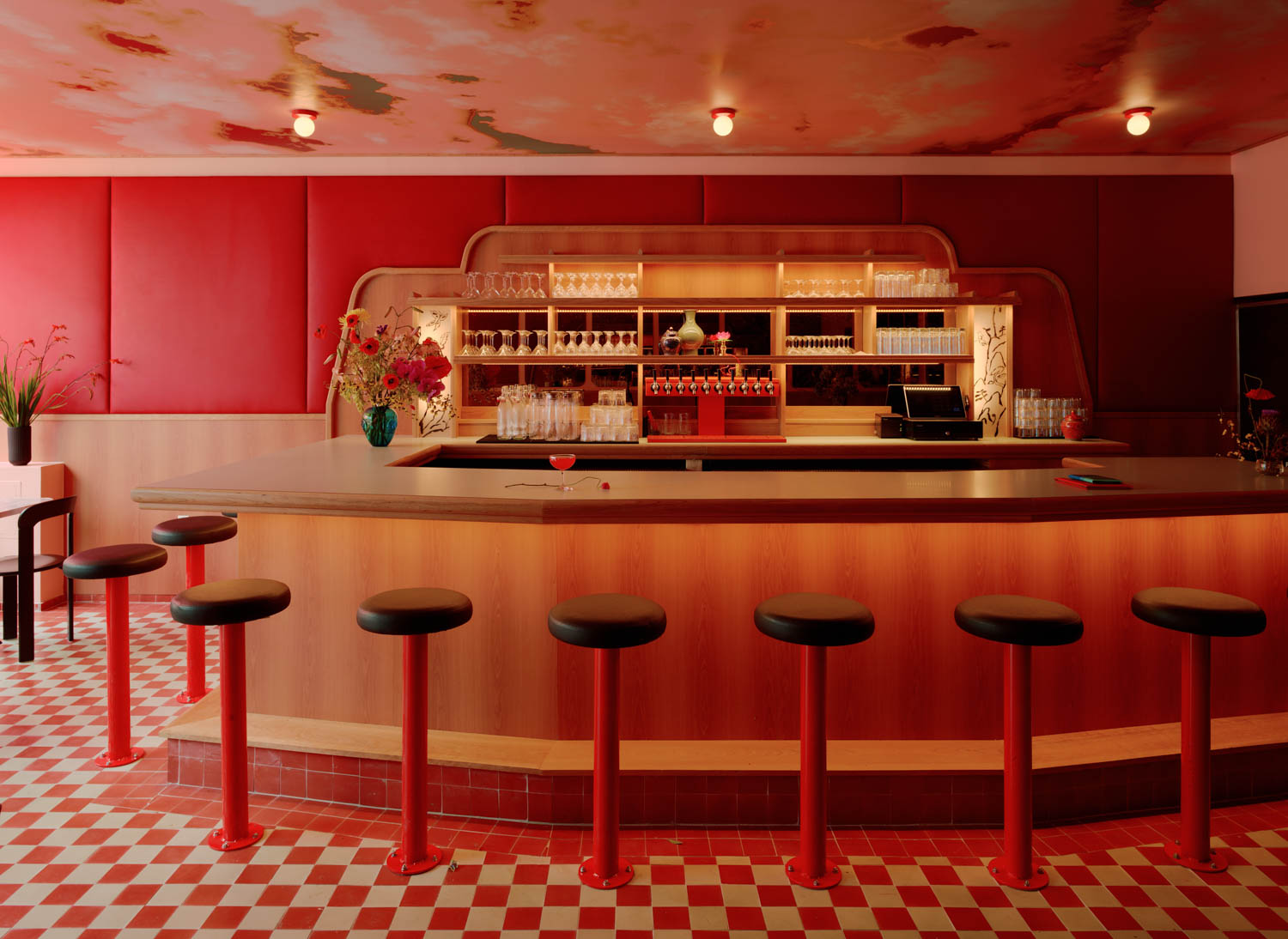 布鲁克林餐厅天花板 云面壁画金红橙