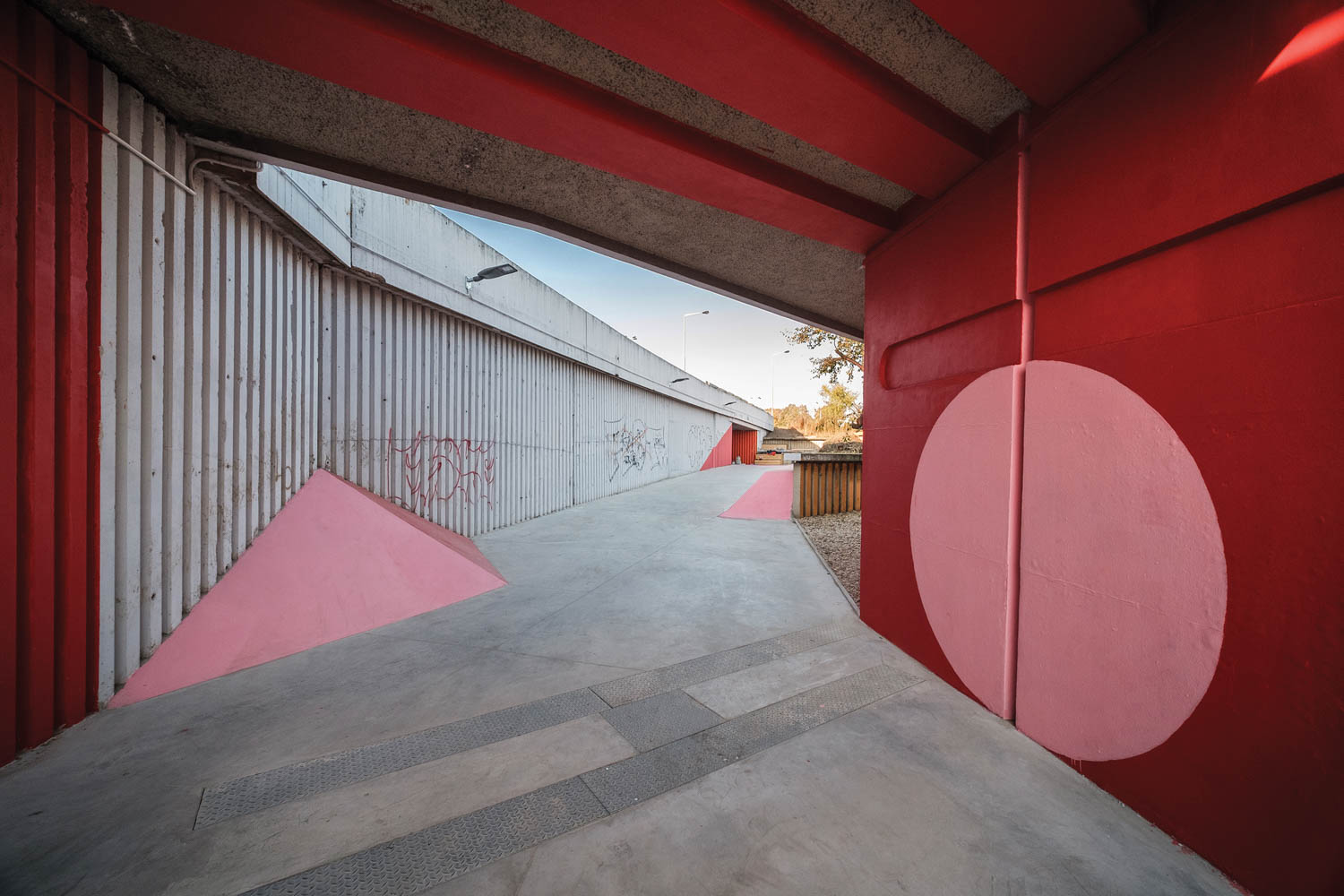 灰水泥坡道滑板设计