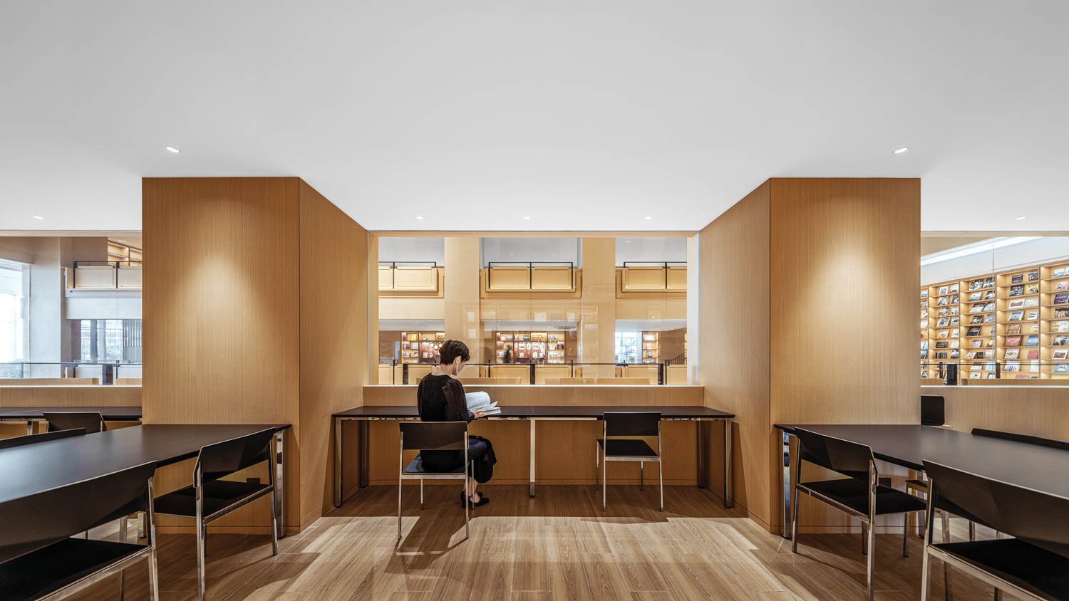 人工作 介子画廊工作空间