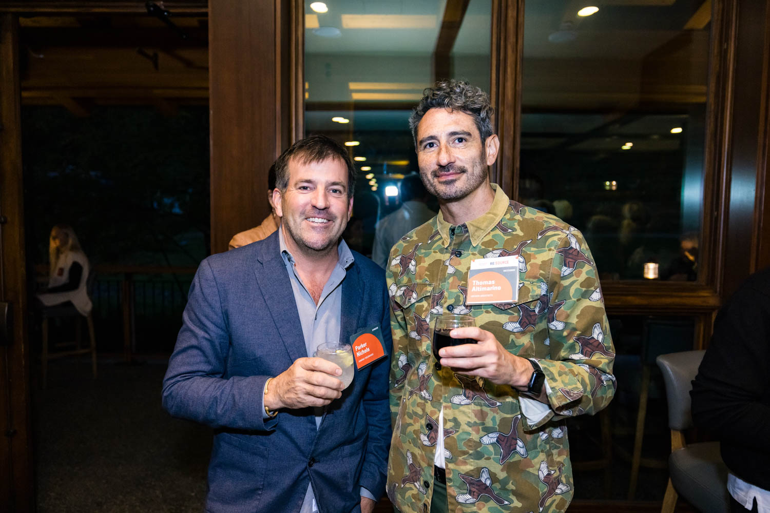 两位男子在Re:Source