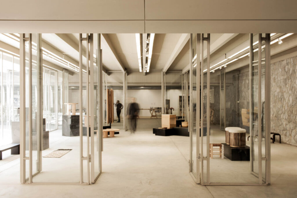 Oscar Niemeyer客房内室内展览空间