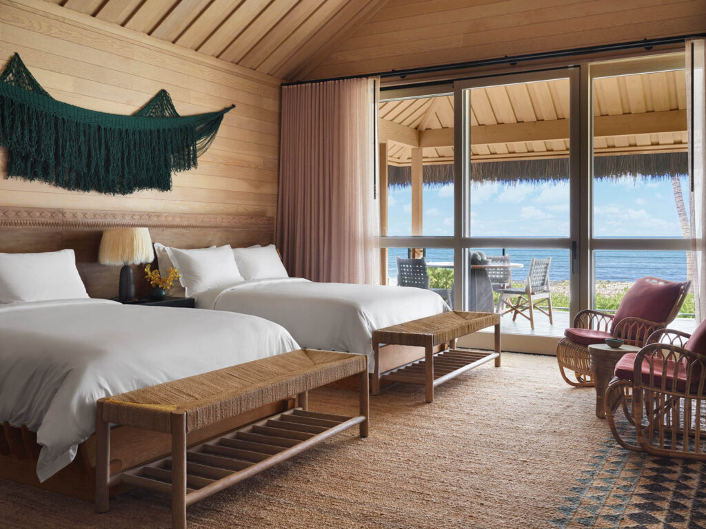 客房天花板由Douglasfir制作