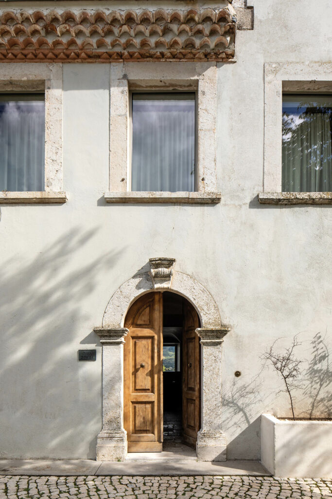 Casadonna外部前修道院转义