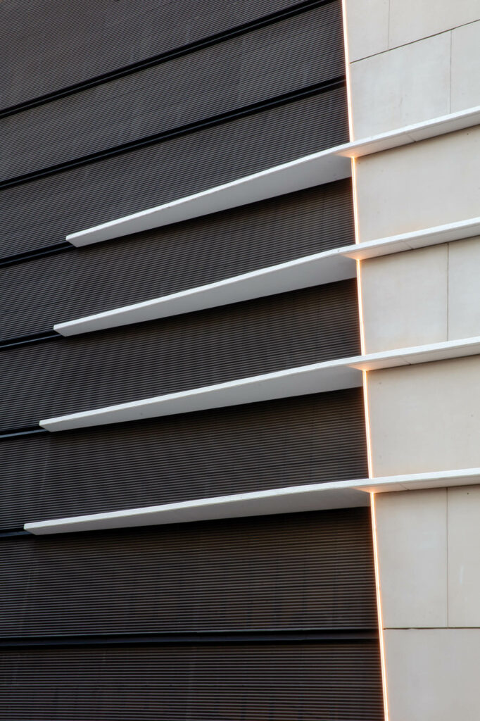 讲台上画混凝土穿孔铝板