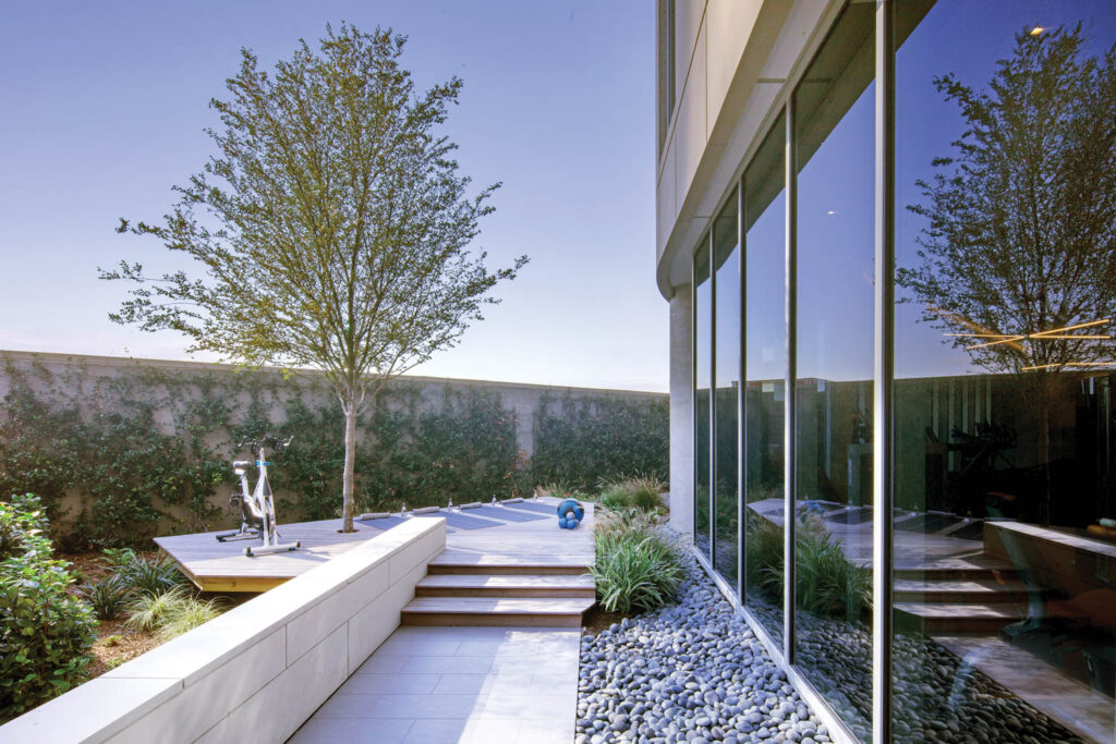 田台邻接体育馆