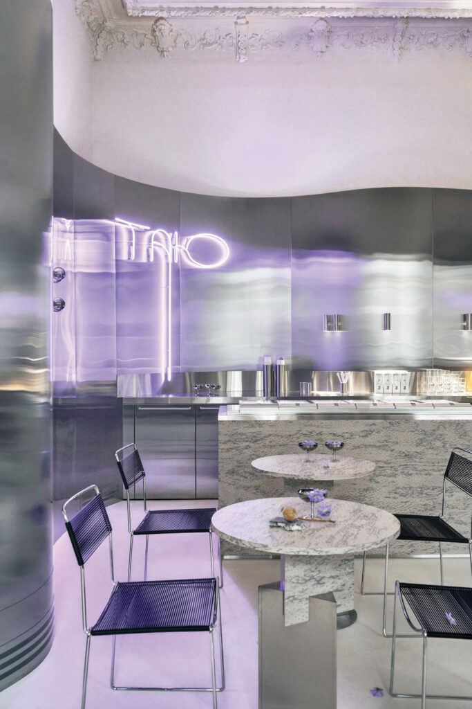 紫外线灯照亮 galato计数器