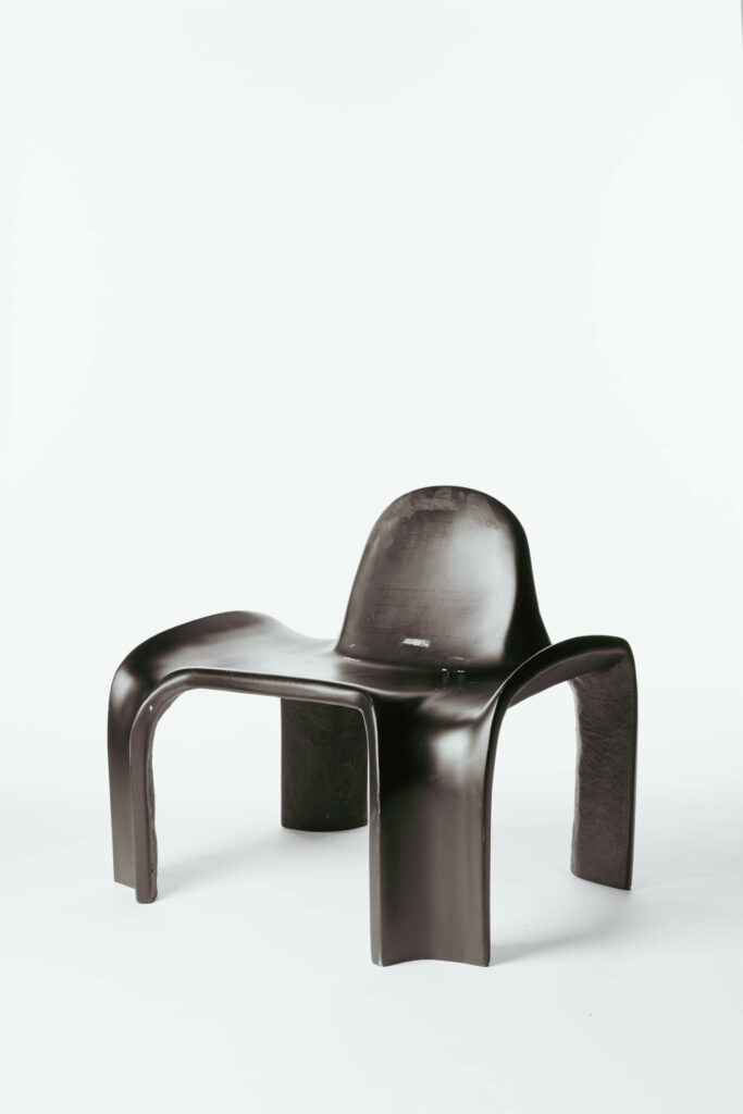 Gumbo黑椅与蜘蛛式腿