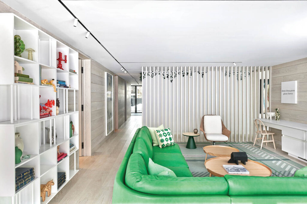 带白架和亮绿座