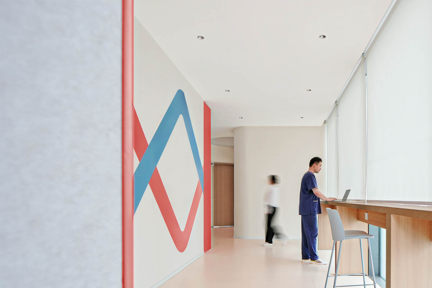 房间蓝红标注墙