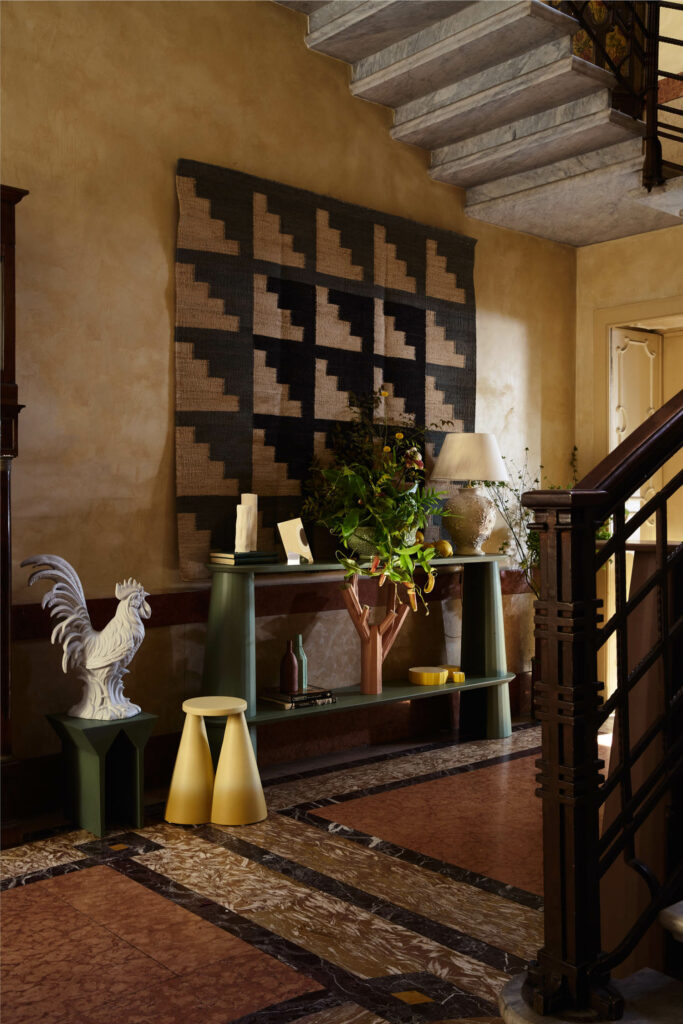 带土调和黄凳的入口