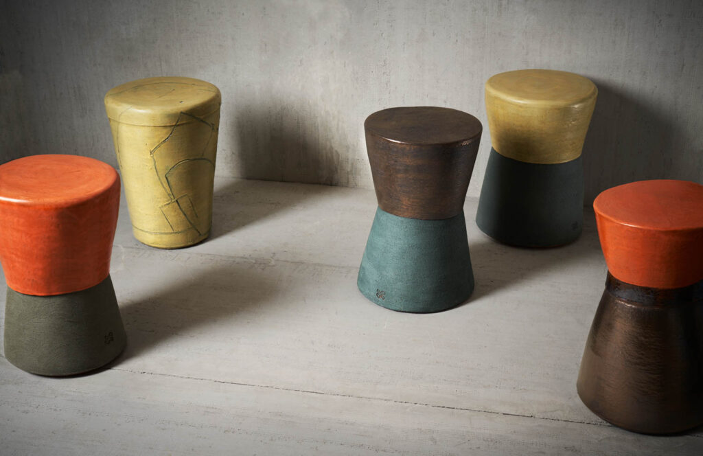 带地球语调的凳子