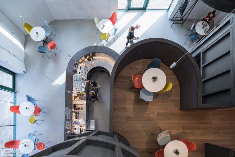 Chybik和Kristof对酒厂设计进行空中视图